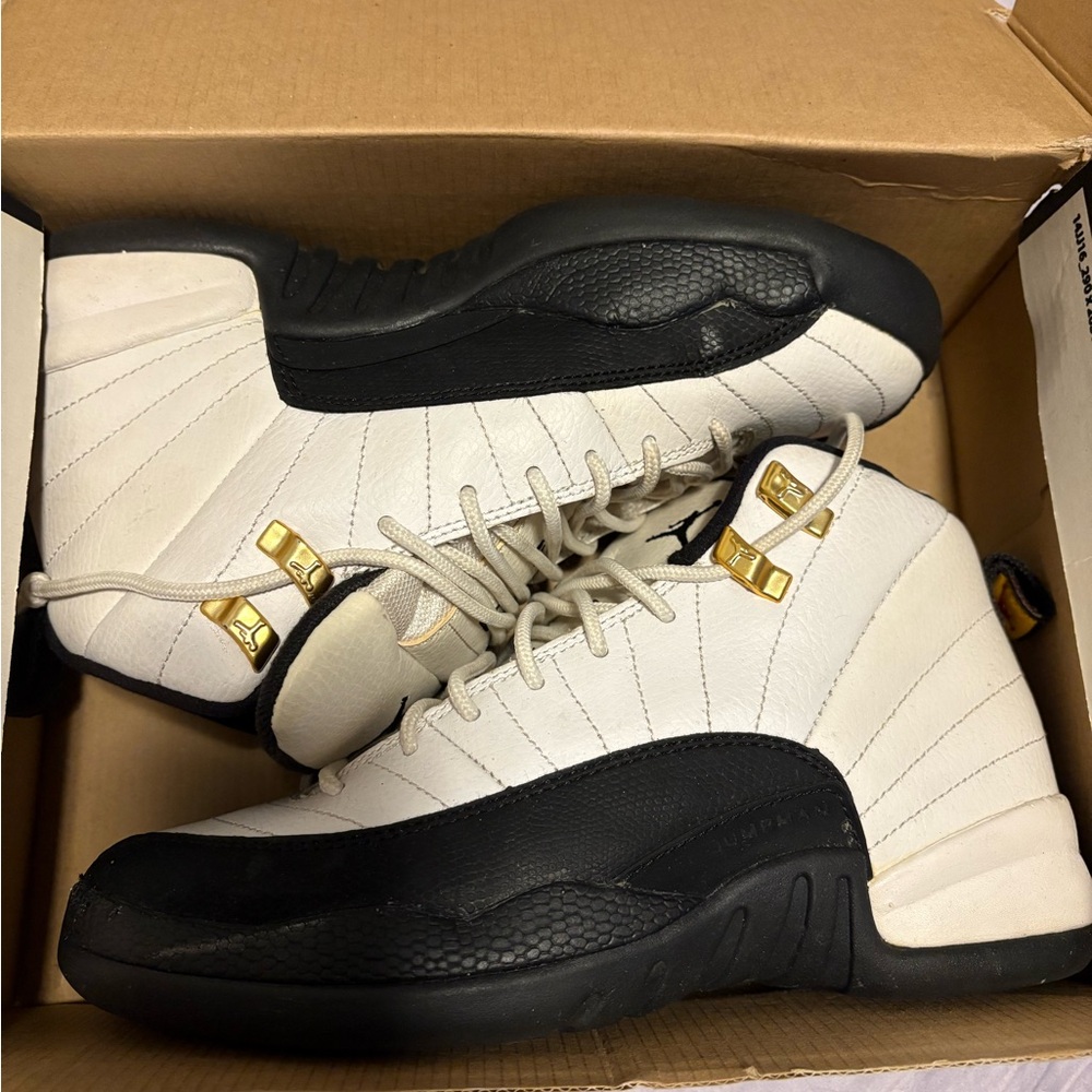 Jordan White and Black Sneakers Classic Design